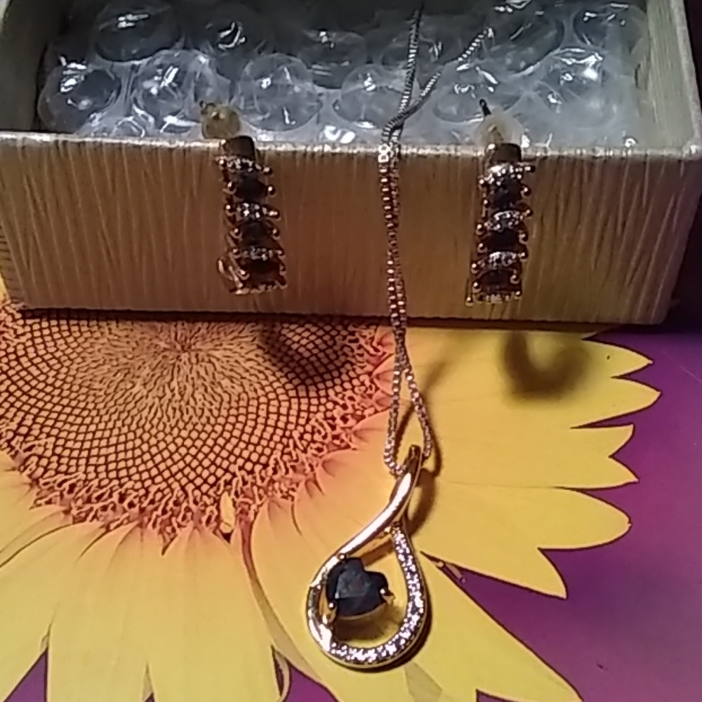 Necklace EarringsSet, Heart-Shaped Dark Blue Stone